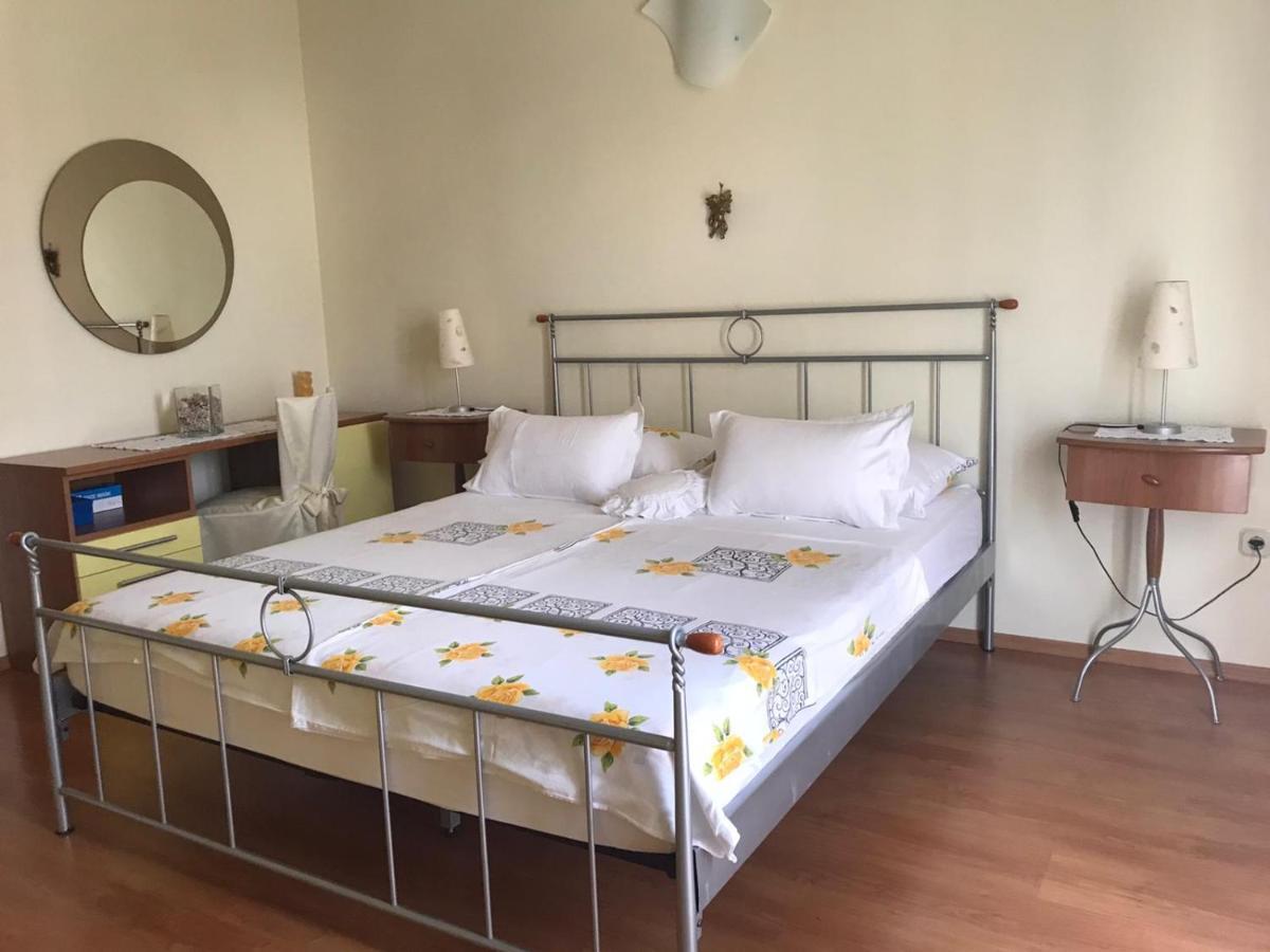 Apartmani Katarina Bol Exteriör bild