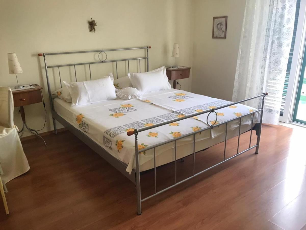 Apartmani Katarina Bol Exteriör bild
