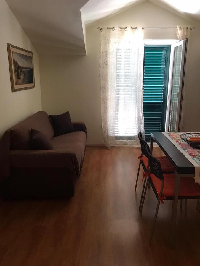 Apartmani Katarina Bol Exteriör bild