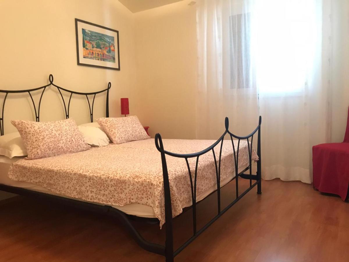 Apartmani Katarina Bol Exteriör bild