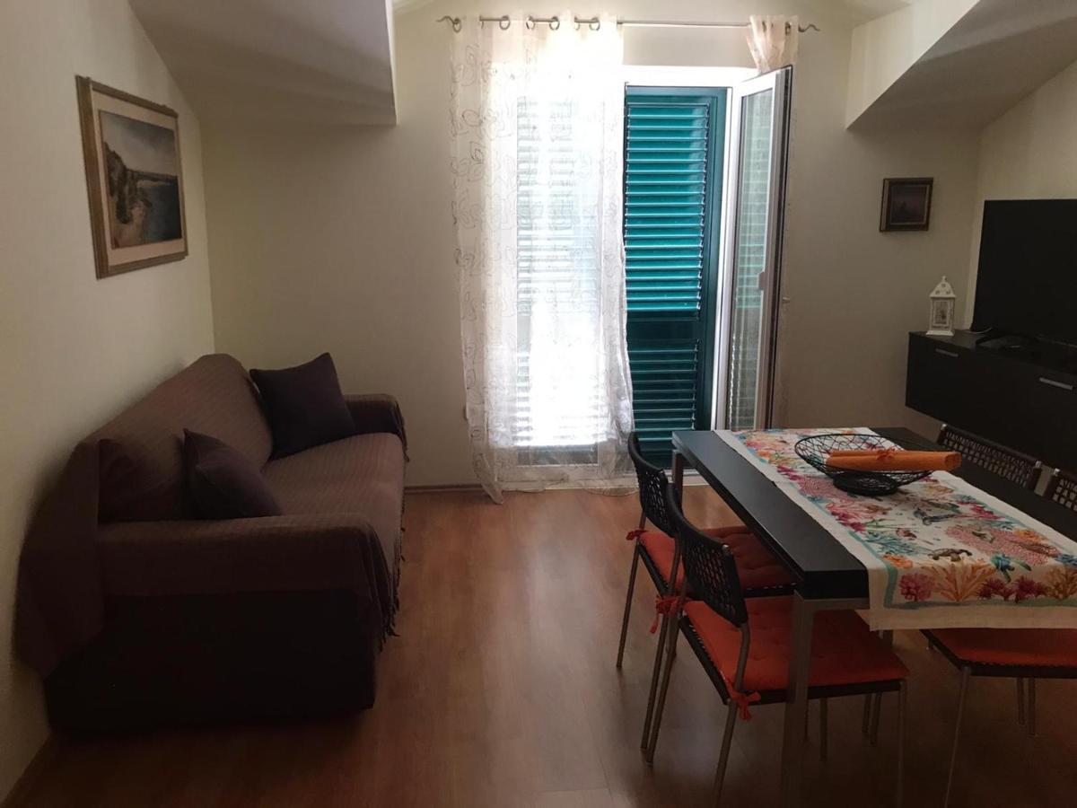 Apartmani Katarina Bol Exteriör bild