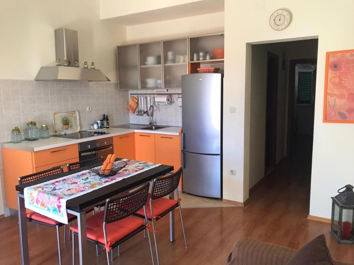 Apartmani Katarina Bol Exteriör bild
