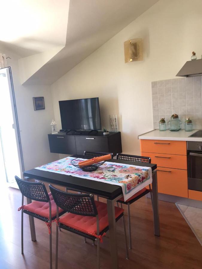 Apartmani Katarina Bol Exteriör bild