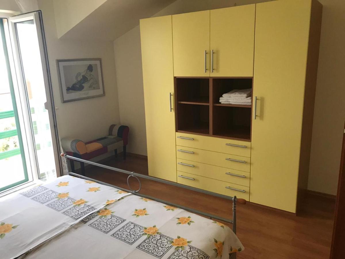 Apartmani Katarina Bol Exteriör bild