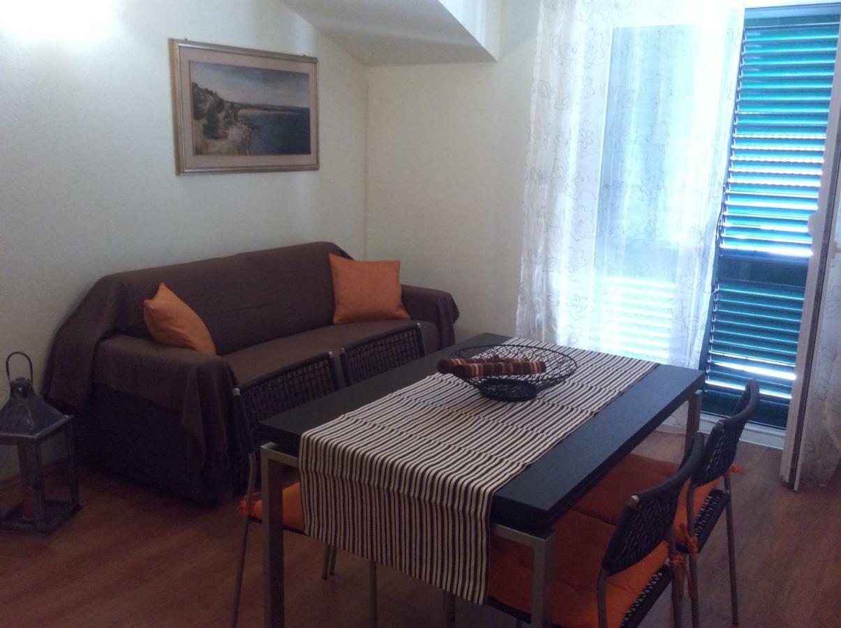Apartmani Katarina Bol Exteriör bild