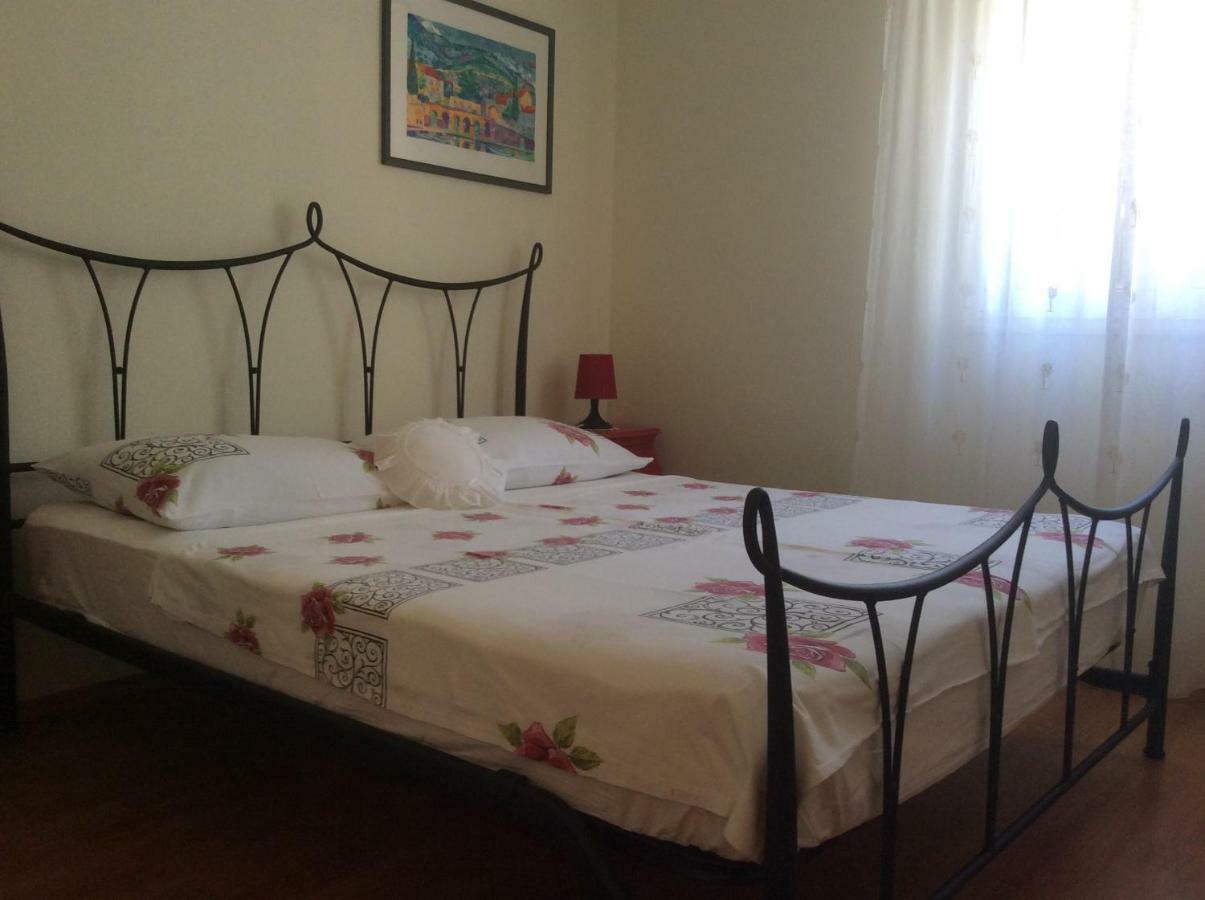 Apartmani Katarina Bol Exteriör bild