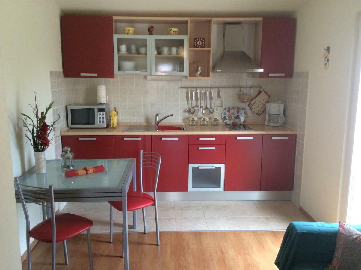 Apartmani Katarina Bol Exteriör bild