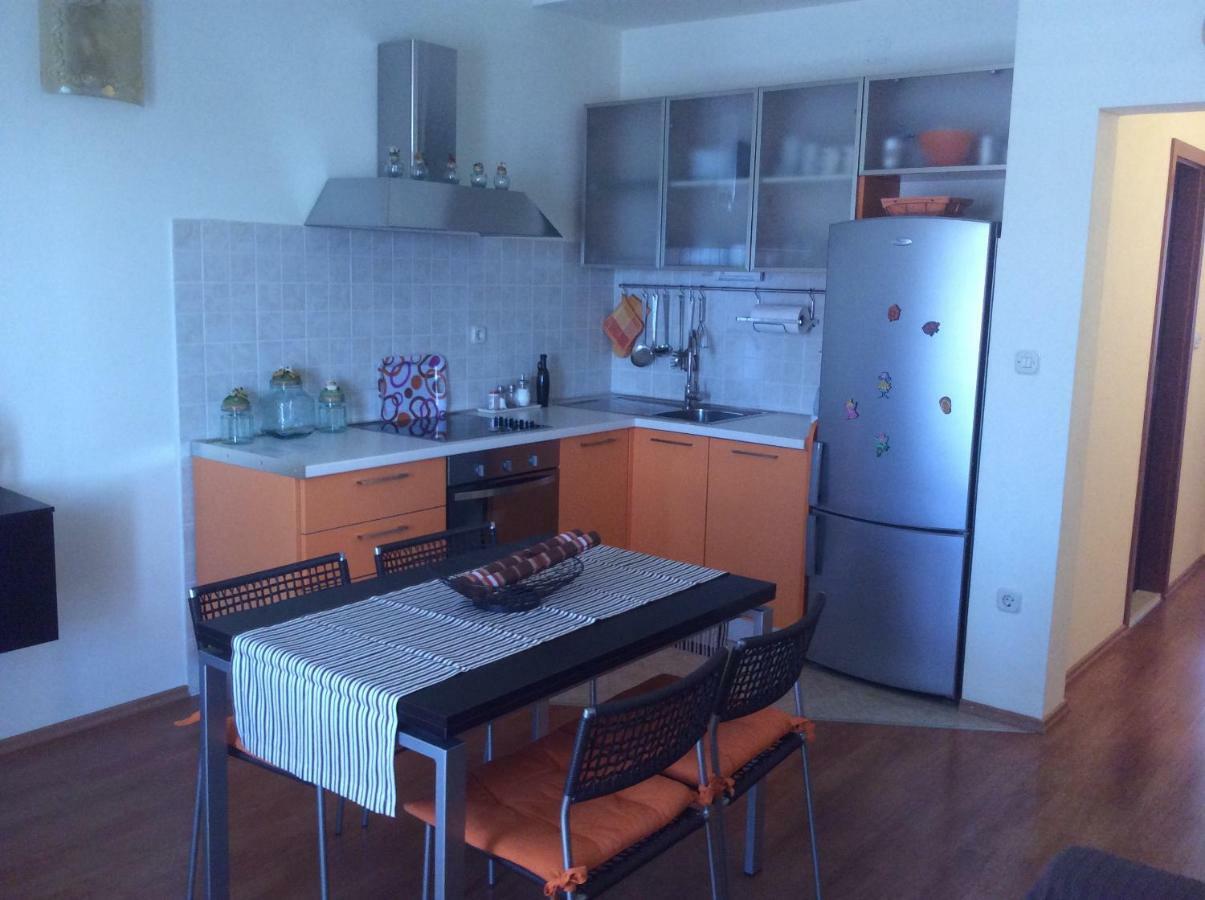 Apartmani Katarina Bol Exteriör bild