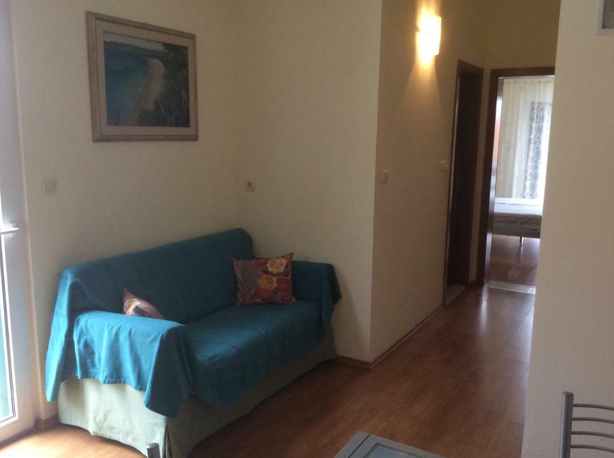 Apartmani Katarina Bol Exteriör bild